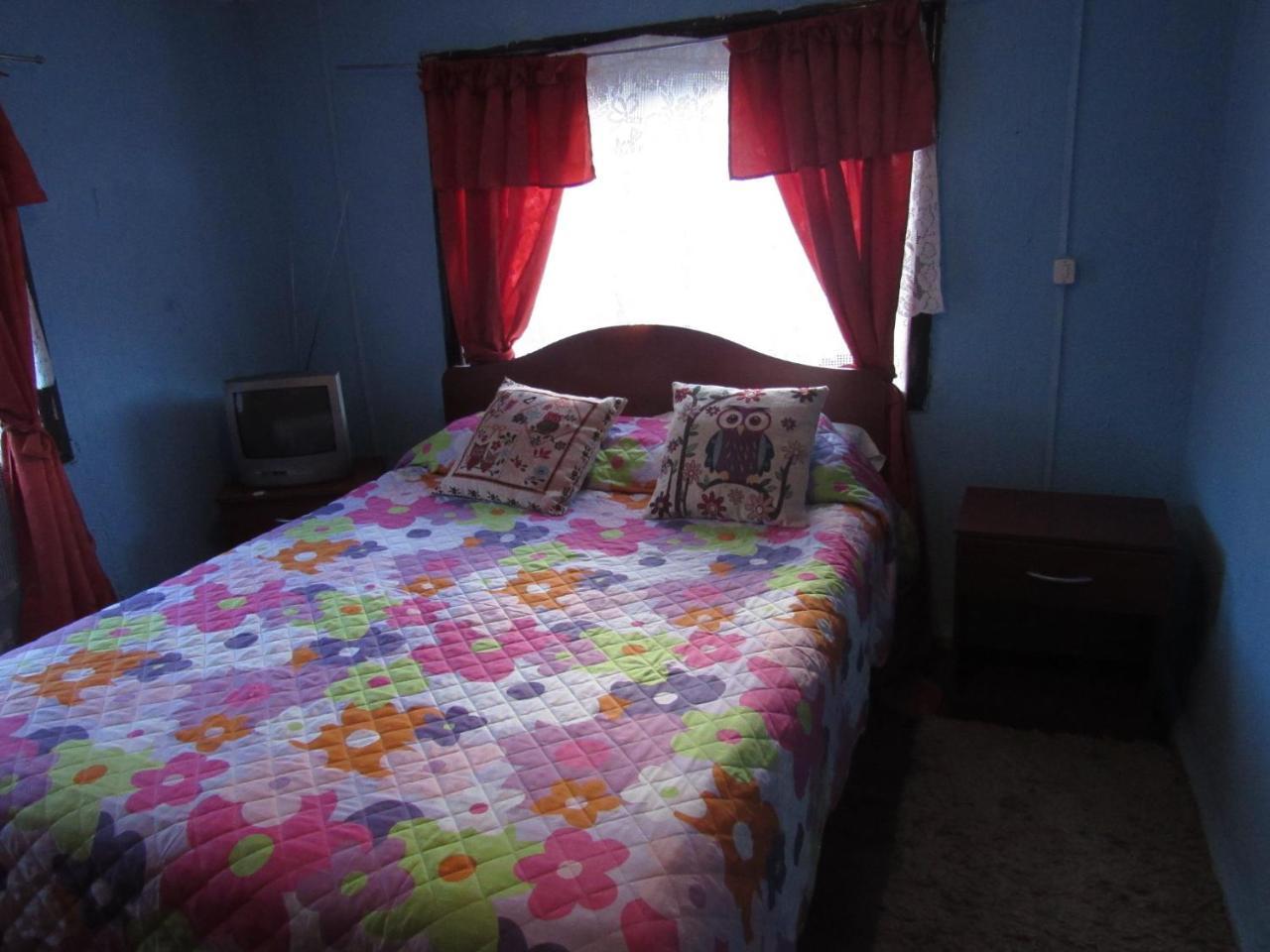 Hostal Y Cabanas Peumayen Puerto Guadal Exteriér fotografie